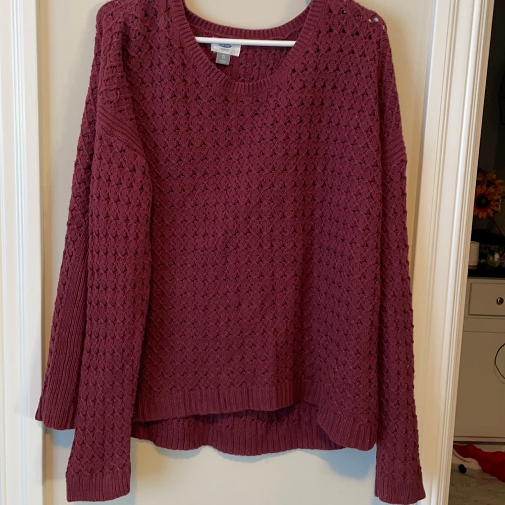 Maroon sweater